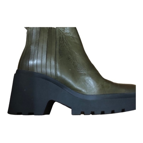 Eileen Fisher Kat olive distressed‎ leather lug sole Chelsea ankle boots size 11 - Picture 14 of 16